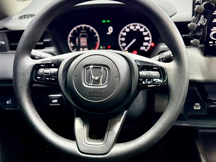 Фото 22 - Honda Vezel