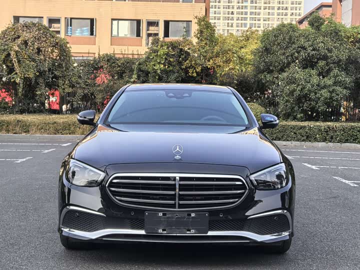 Фото 2 - Mercedes-Benz E-Class