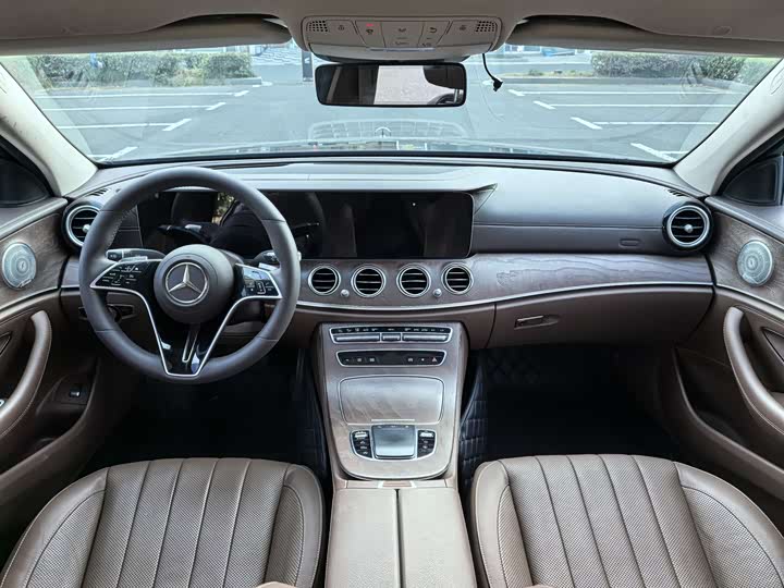Фото 6 - Mercedes-Benz E-Class