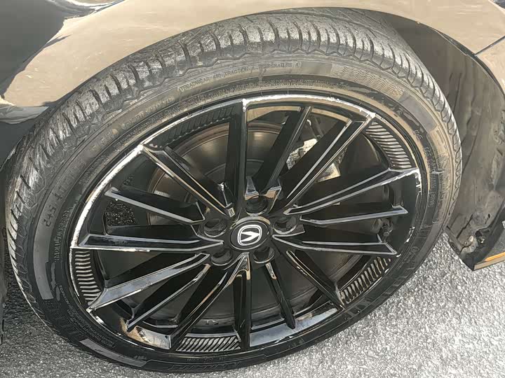 Фото 14 - Changan UNI-V