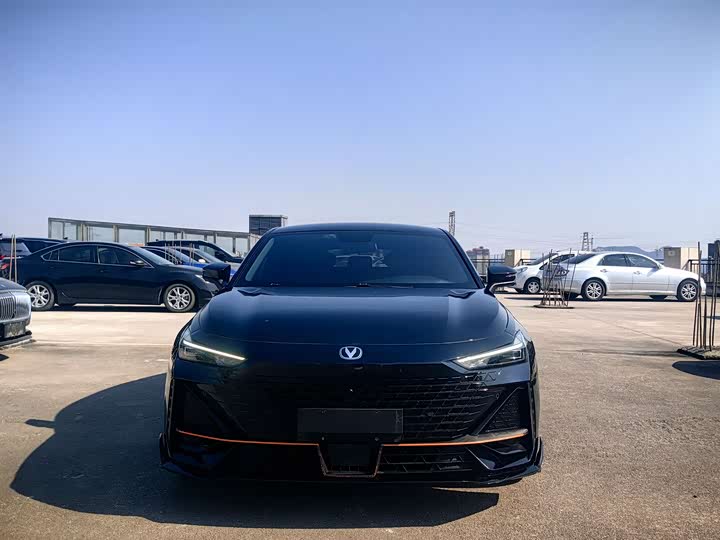 Фото 2 - Changan UNI-V