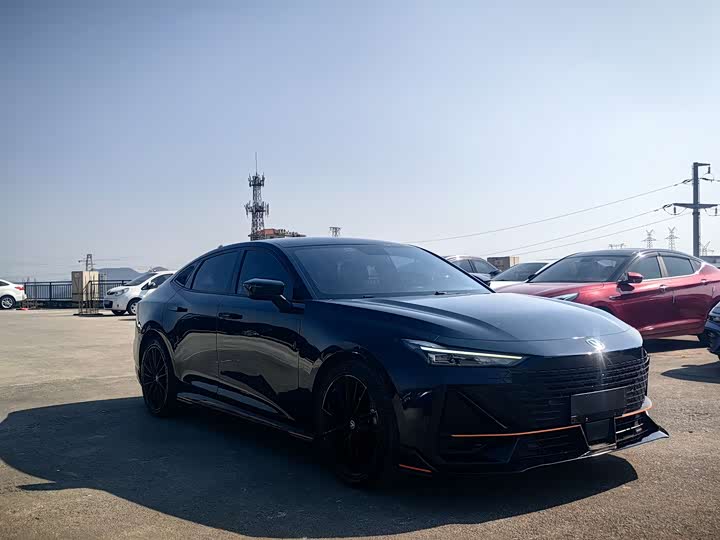 Фото 3 - Changan UNI-V