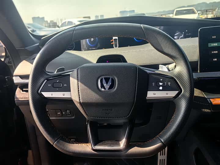 Фото 7 - Changan UNI-V