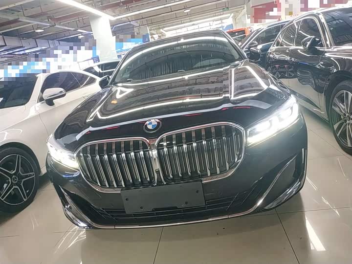 Фото 3 - BMW 7 Series