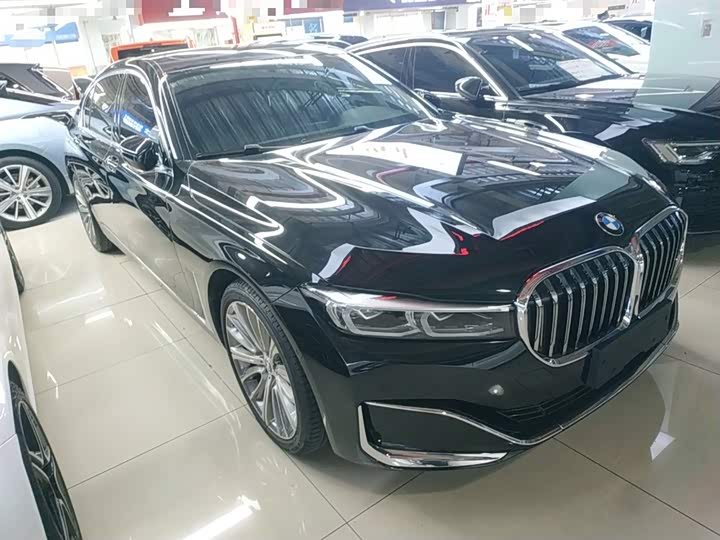 Фото 4 - BMW 7 Series