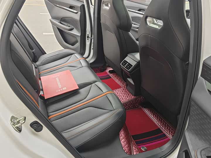 Фото 12 - Changan UNI-V