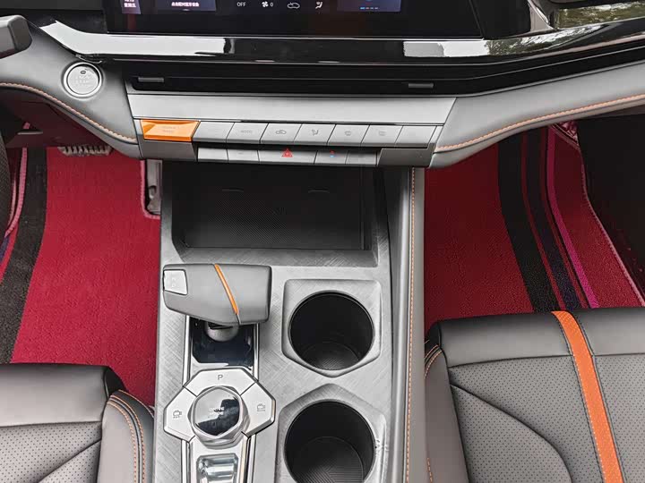 Фото 14 - Changan UNI-V