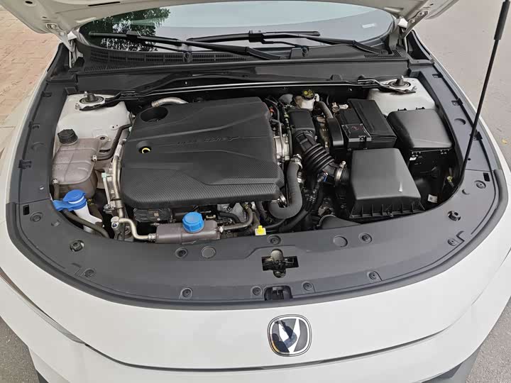 Фото 15 - Changan UNI-V