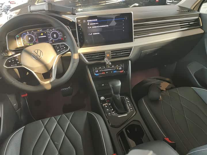 Фото 10 - Volkswagen Tiguan L Hybrid