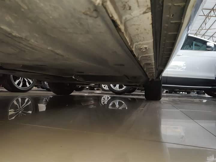 Фото 22 - Volkswagen Tiguan L Hybrid