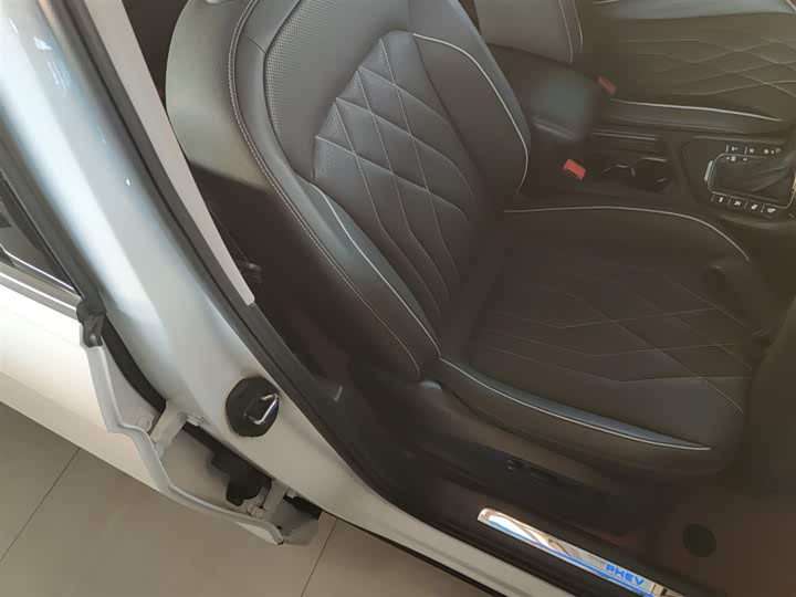 Фото 25 - Volkswagen Tiguan L Hybrid