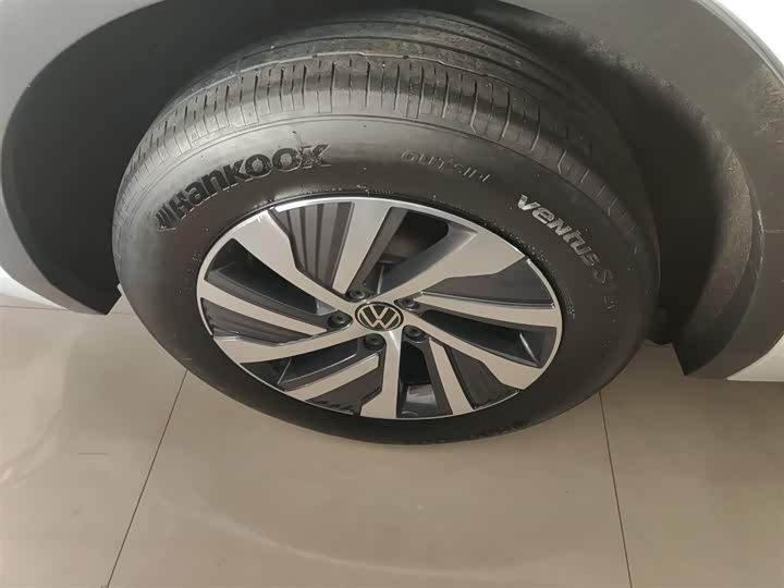 Фото 26 - Volkswagen Tiguan L Hybrid