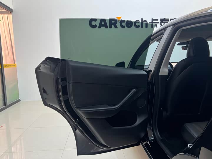 Фото 10 - Tesla Model Y