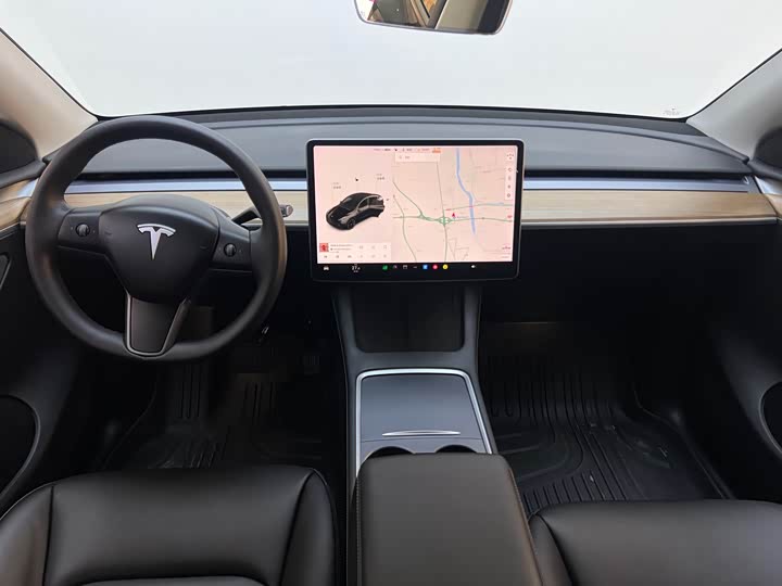 Фото 13 - Tesla Model Y