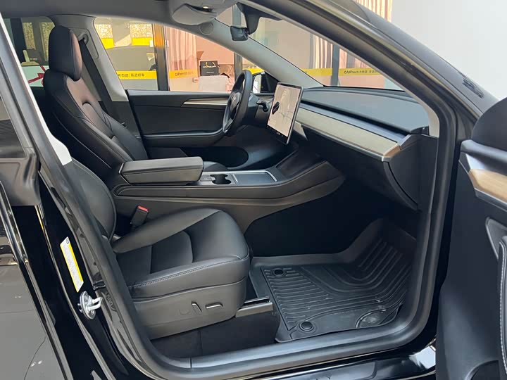 Фото 16 - Tesla Model Y