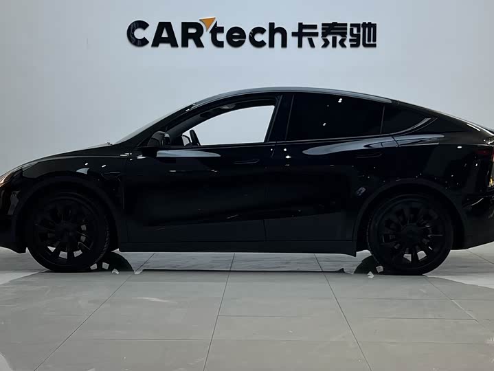 Фото 3 - Tesla Model Y