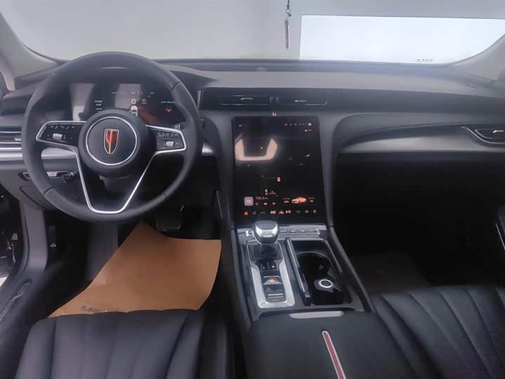 Фото 12 - Hongqi H5