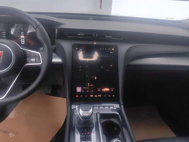 Фото 13 - Hongqi H5