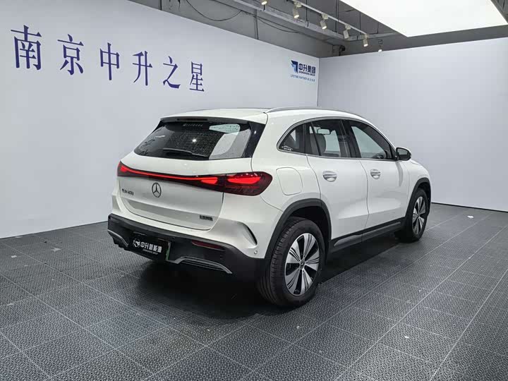 Фото 4 - Mercedes-Benz EQA