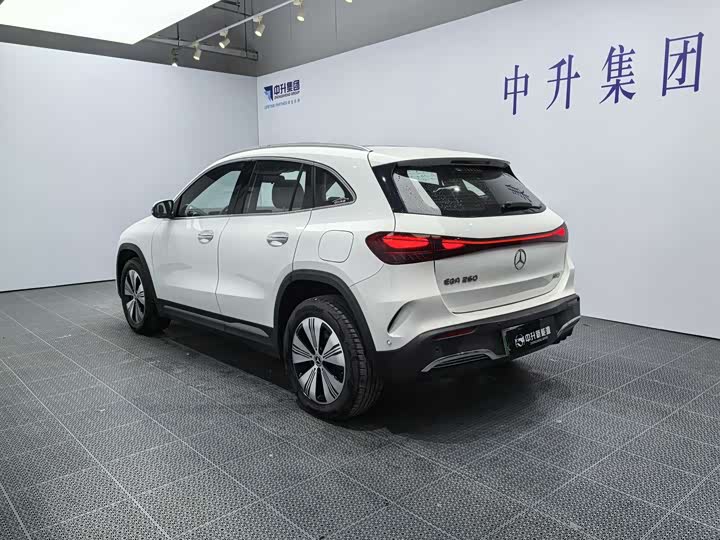 Фото 6 - Mercedes-Benz EQA