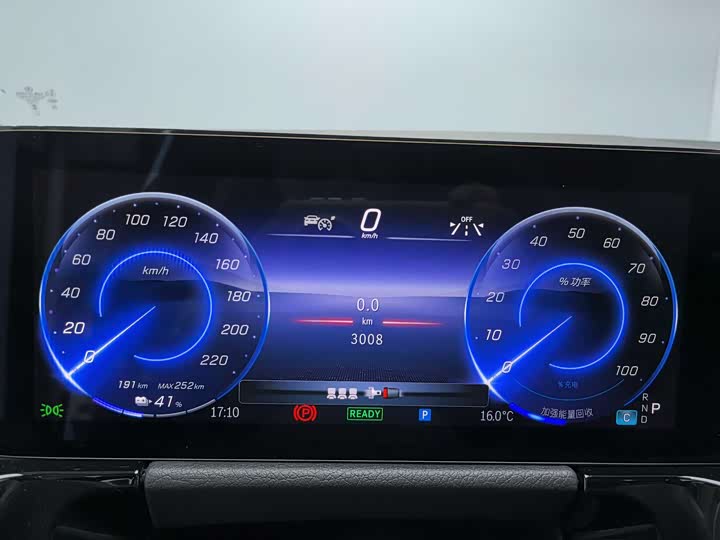 Фото 8 - Mercedes-Benz EQA