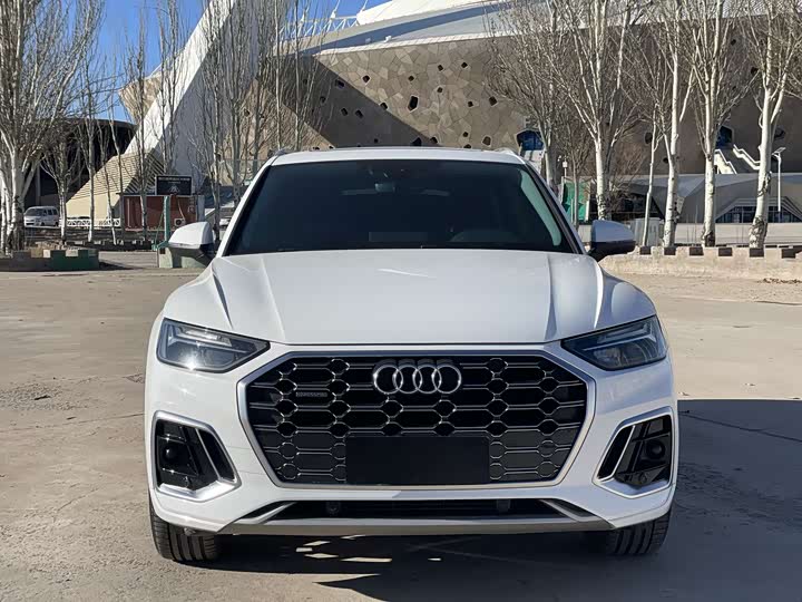 Фото 2 - Audi Q5L
