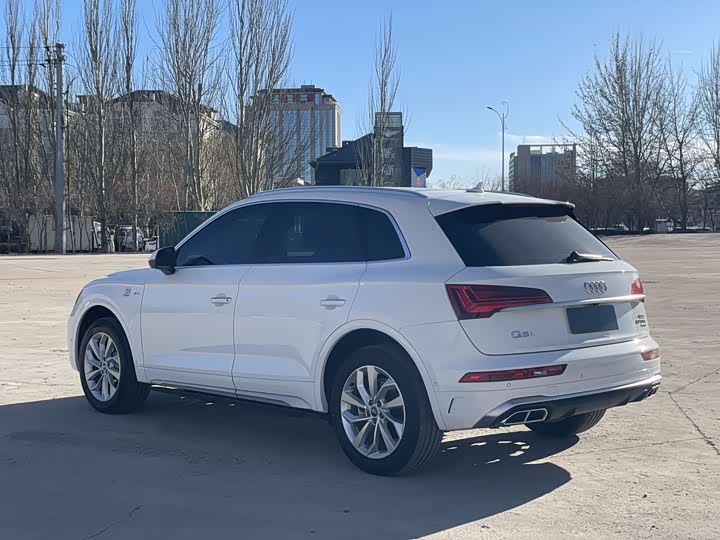 Фото 5 - Audi Q5L