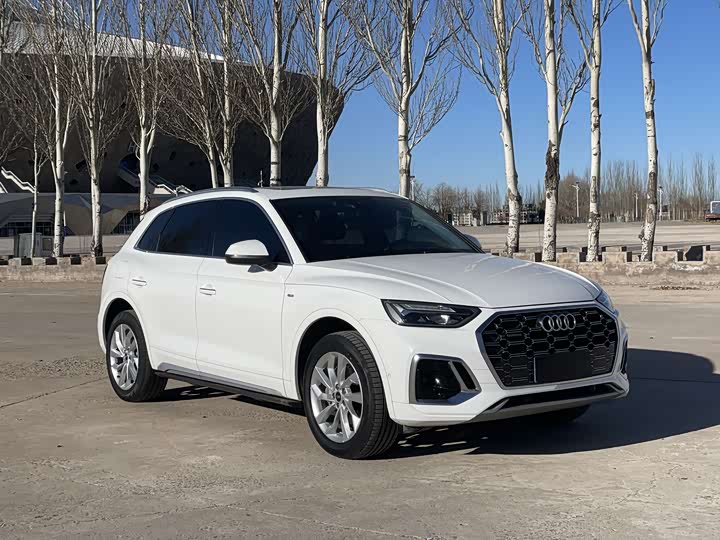 Фото 6 - Audi Q5L