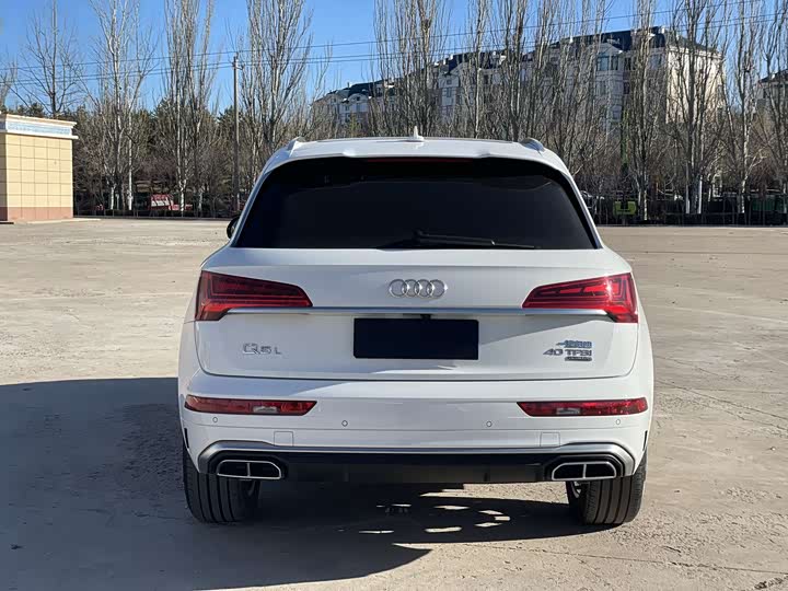 Фото 9 - Audi Q5L