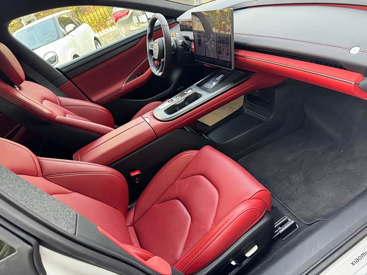 Фото 13 - Xiaomi SU7