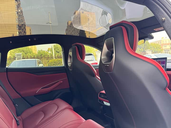 Фото 17 - Xiaomi SU7