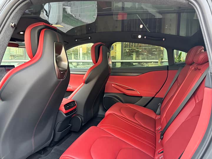 Фото 9 - Xiaomi SU7