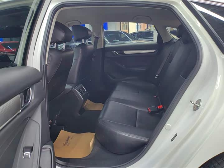 Фото 11 - Honda Accord