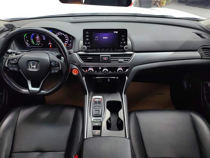 Фото 12 - Honda Accord