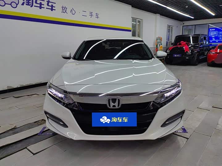 Фото 2 - Honda Accord