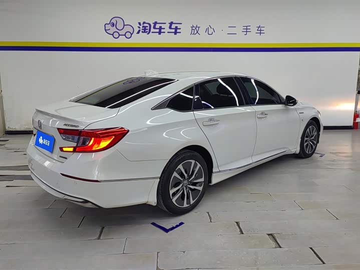 Фото 3 - Honda Accord