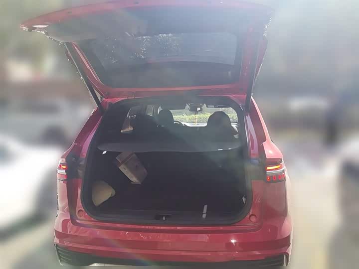 Фото 10 - Geely Monjaro