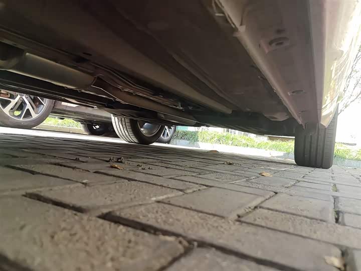 Фото 19 - Geely Monjaro