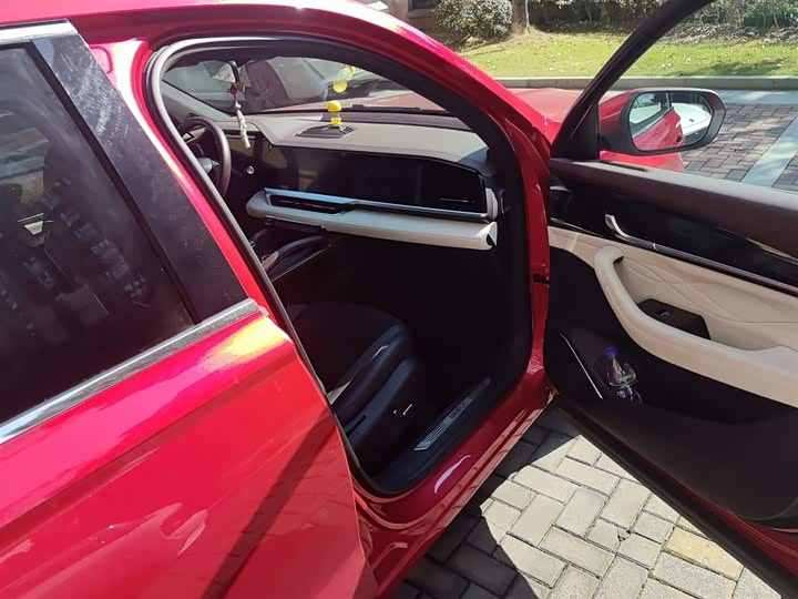 Фото 20 - Geely Monjaro