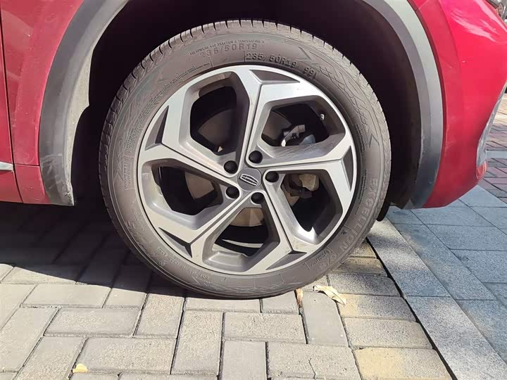 Фото 31 - Geely Monjaro