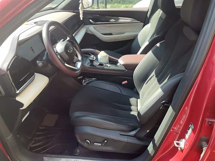 Фото 8 - Geely Monjaro