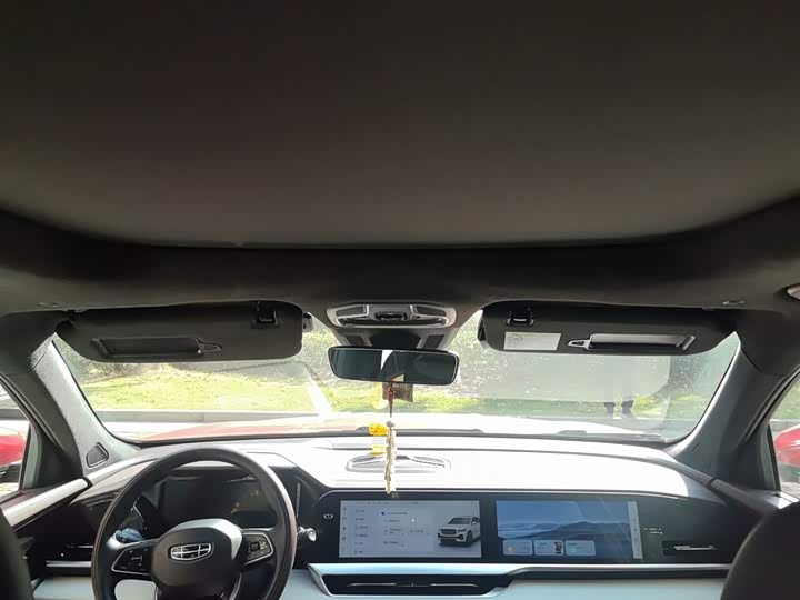 Фото 9 - Geely Monjaro