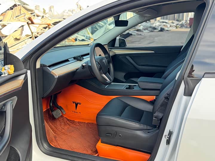 Фото 4 - Tesla Model Y