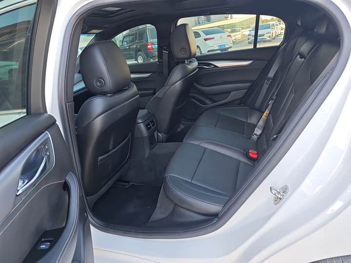 Фото 6 - Cadillac CT5