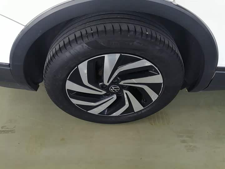 Фото 25 - Volkswagen Tiguan L Pro