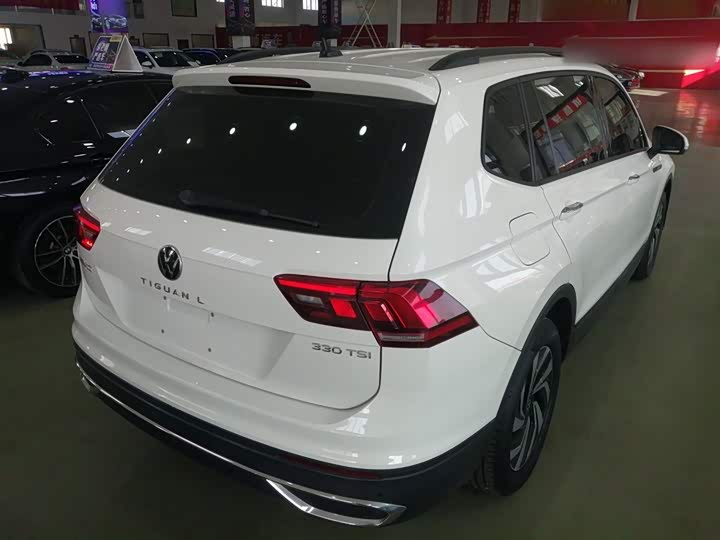 Фото 7 - Volkswagen Tiguan L Pro