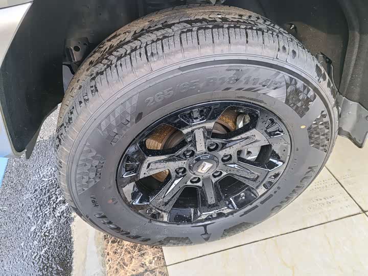 Фото 2 - Tank 400 Hybrid