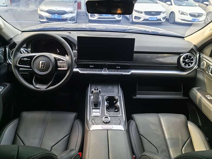 Фото 9 - Tank 400 Hybrid