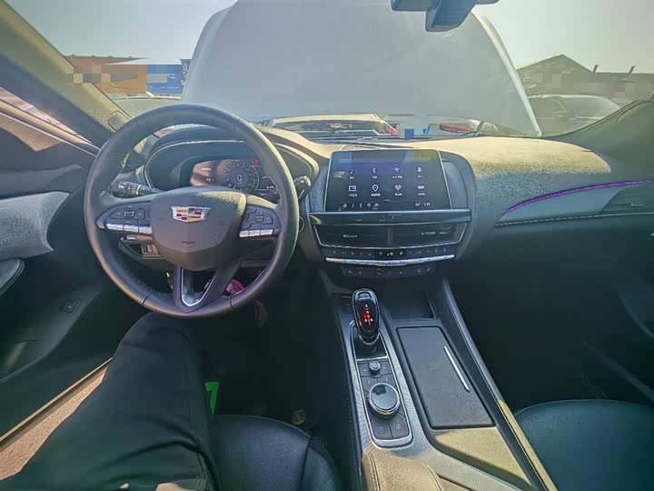 Фото 10 - Cadillac CT5