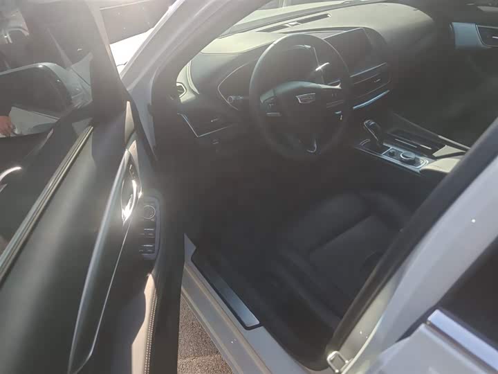 Фото 16 - Cadillac CT5